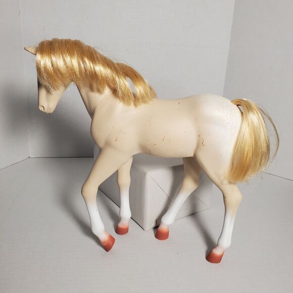 Our Generation Plastic Horse Figurine‎ Toy– Cream/Palomino with Blonde Mane 12" - Picture 8 of 16